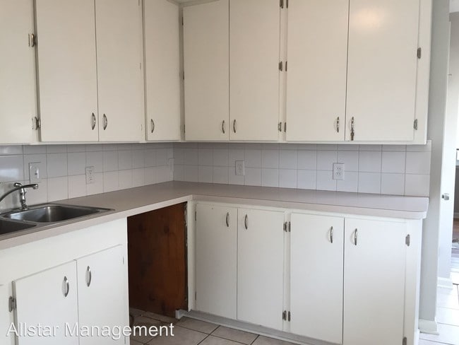 Building Photo - 52 Zeller Ct