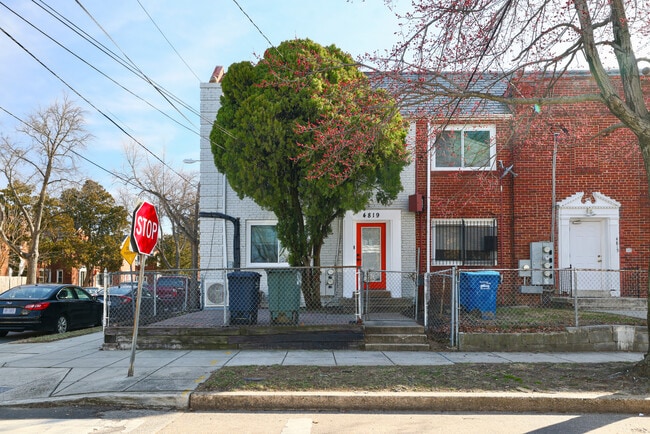 Foto del edificio - 4819 4th St NW