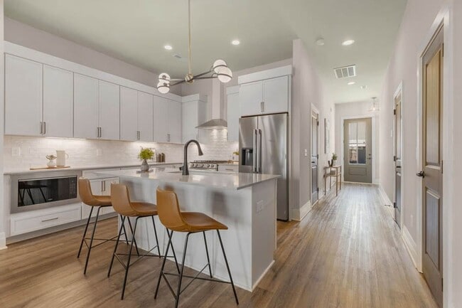 Foto del edificio - Noble Place Townhomes