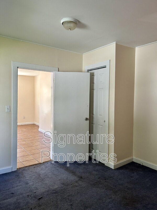 Building Photo - 1014 Adele St
