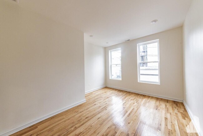 Building Photo - 1638 W 18th Pl