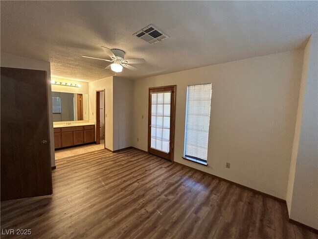 Foto del edificio - 5915 Laredo St