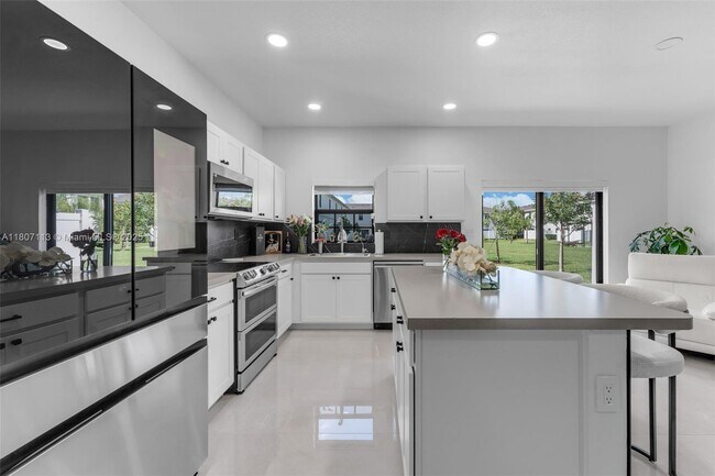 Foto del edificio - 617 SW 11th St
