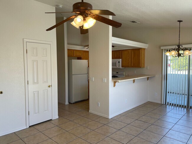 Foto del edificio - Unfurnished Long Term Duplex unit