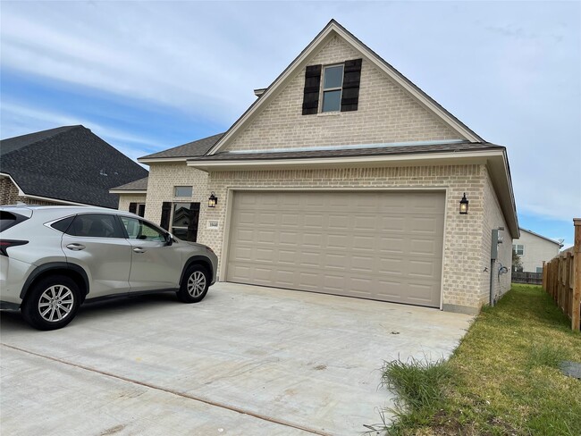 Building Photo - 10440 Dominion Ranch Dr