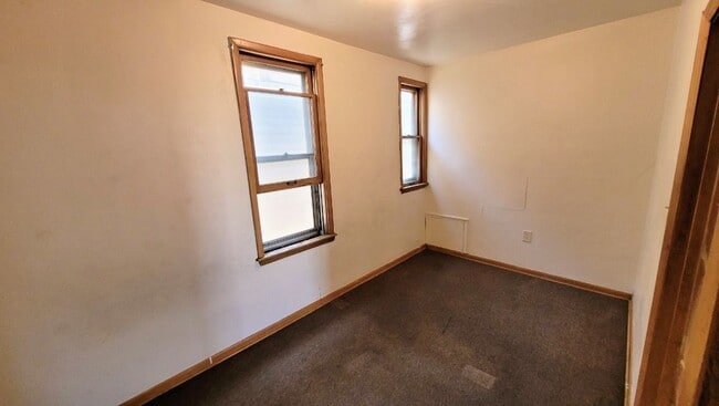 Building Photo - 2471 S 17th St