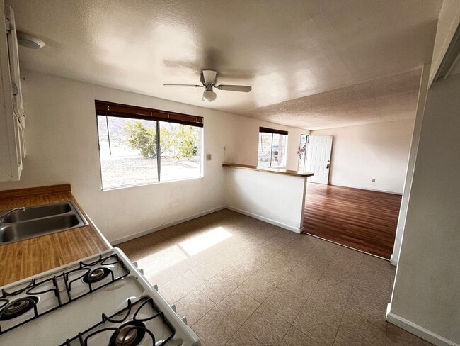 Building Photo - Libby's Realty 29 Palms Rental 2bedroom 1 ...