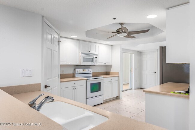 Foto del edificio - 7128 Marbella Ct