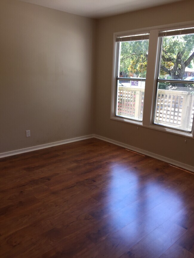 Foto del edificio - 833-841 Sonoma Ave