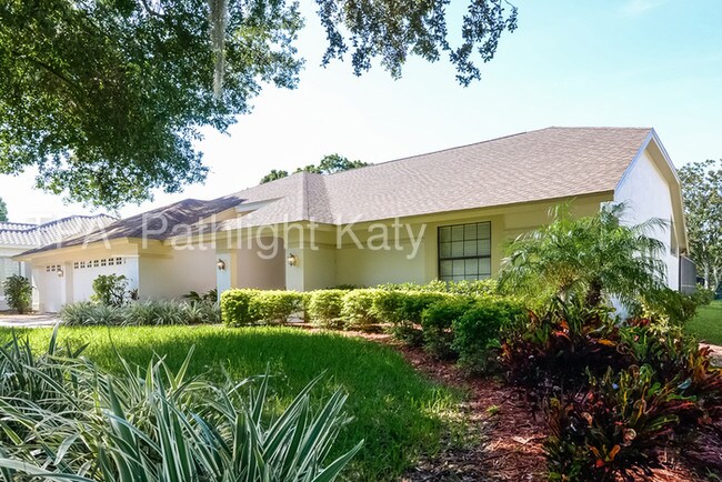 Building Photo - 3740 Embassy Cir, Palm Harbor, FL, 34685
