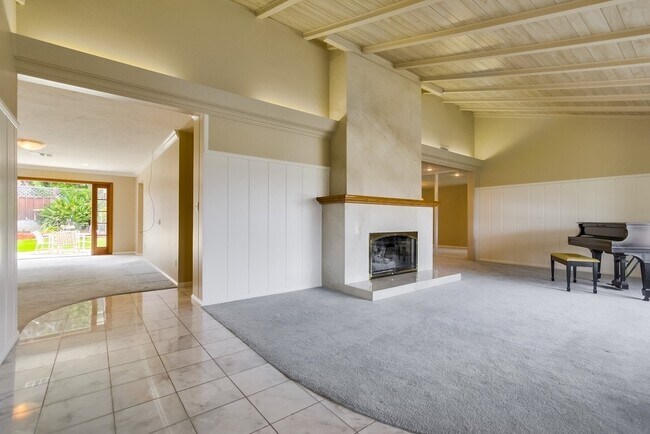 Building Photo - 3570 Addison St