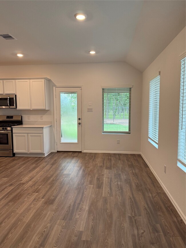 Building Photo - 7525 Angels Lndg Ln