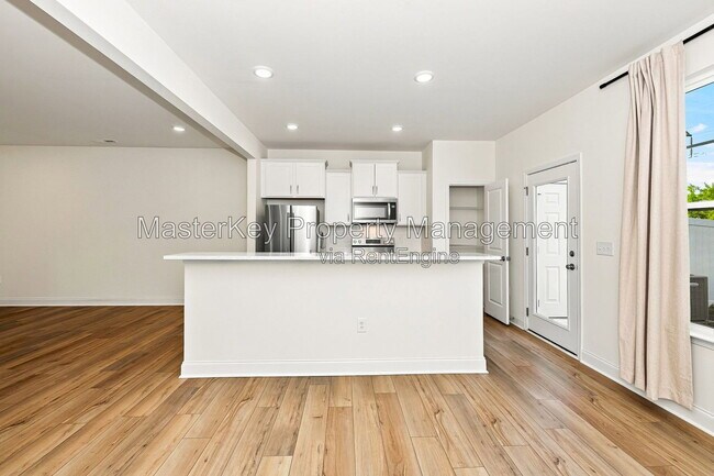 Building Photo - 305 Whitley Rdg Dr