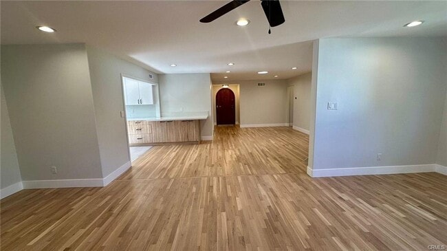 Foto del edificio - 23012 Gilmore St