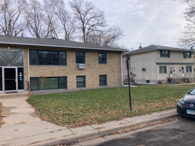 Foto del edificio - 136 11th Ave N