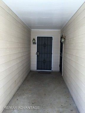 Building Photo - 5894 Summerglen Ln