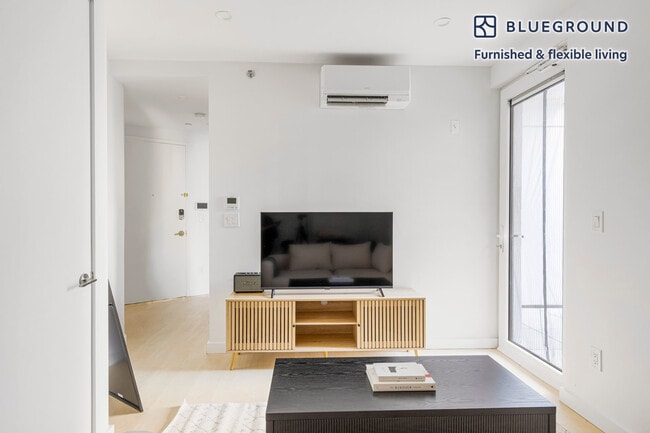 Building Photo - 280 Meeker Ave