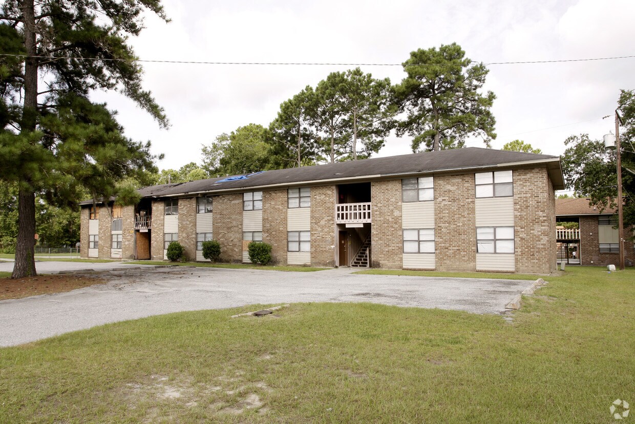 Building Photo - 1-4 Rainbow Dr