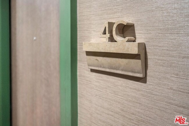 Foto del edificio - 865 Comstock Ave