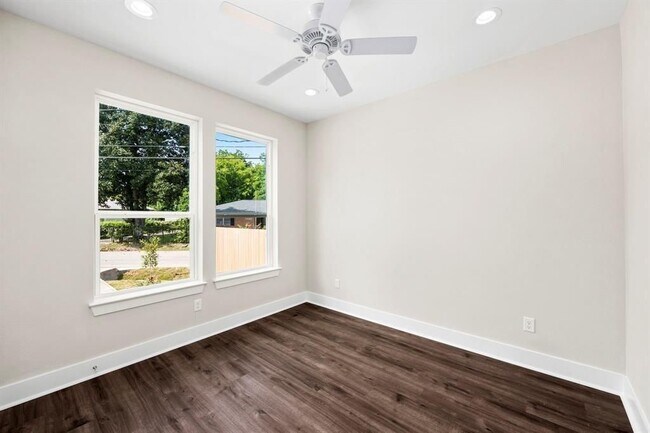 Foto del edificio - 6832 Morrow St