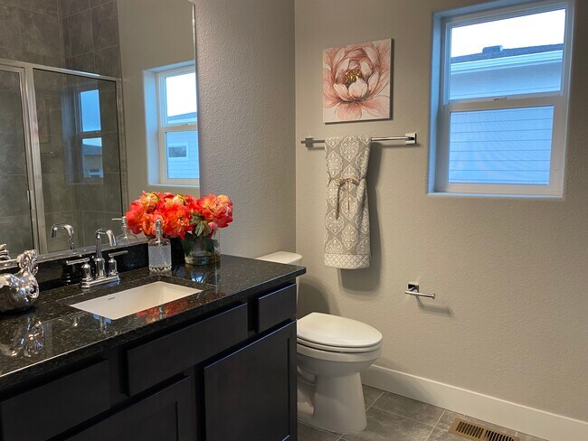 Foto del edificio - 12724 Enclave Scenic Dr