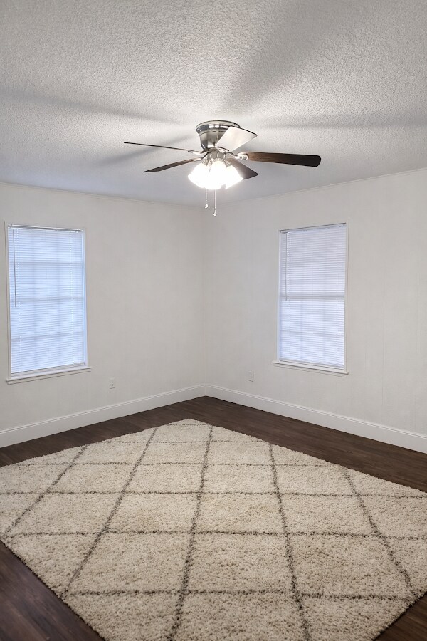 Foto del edificio - 528 W Kellis St