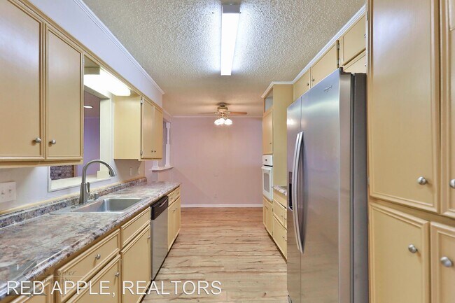 Foto del edificio - 3 br, 2 bath House - 425 Hawthorne