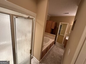 Building Photo - 650 Fairfield Dr