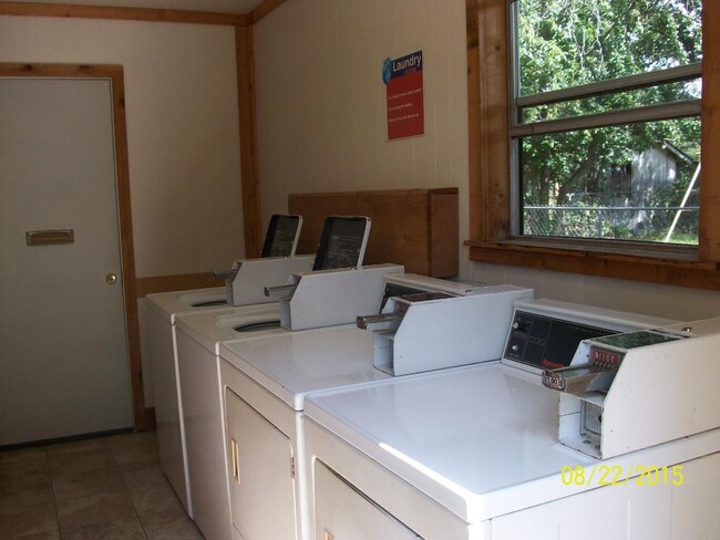 Clean, shared laundry - 704 Pecan St