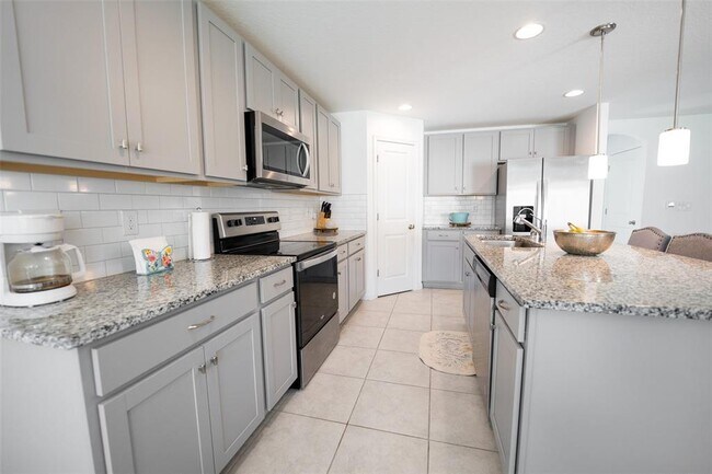 Building Photo - 3473 Yarian Dr