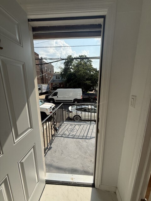 Building Photo - 82 McAdoo Ave