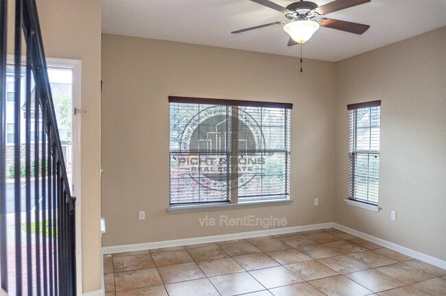 Building Photo - 2181 Del Carmel Way