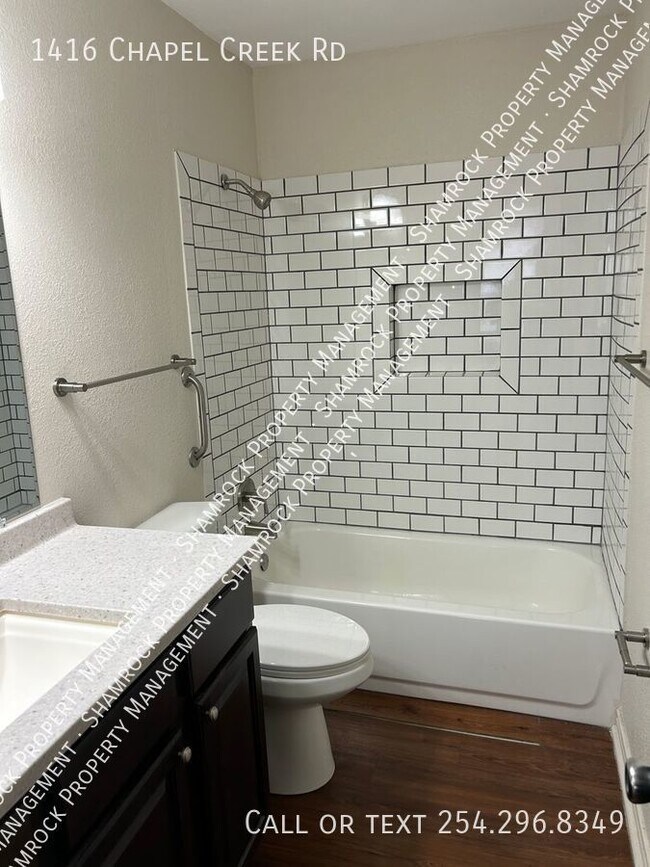 Building Photo - Chapel Road Duplex