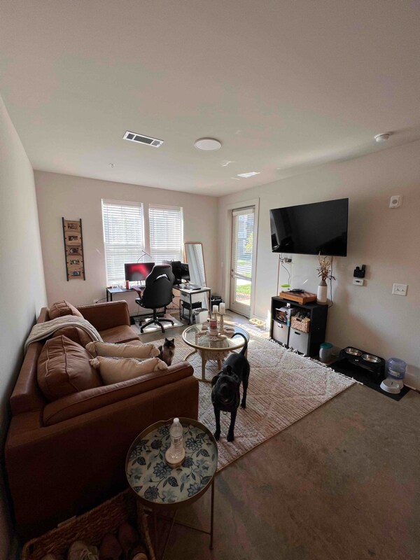 Foto del edificio - 2423 N Pine St