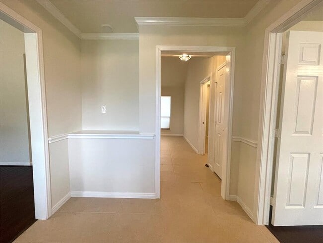 Building Photo - 6535 Bastrop Trl