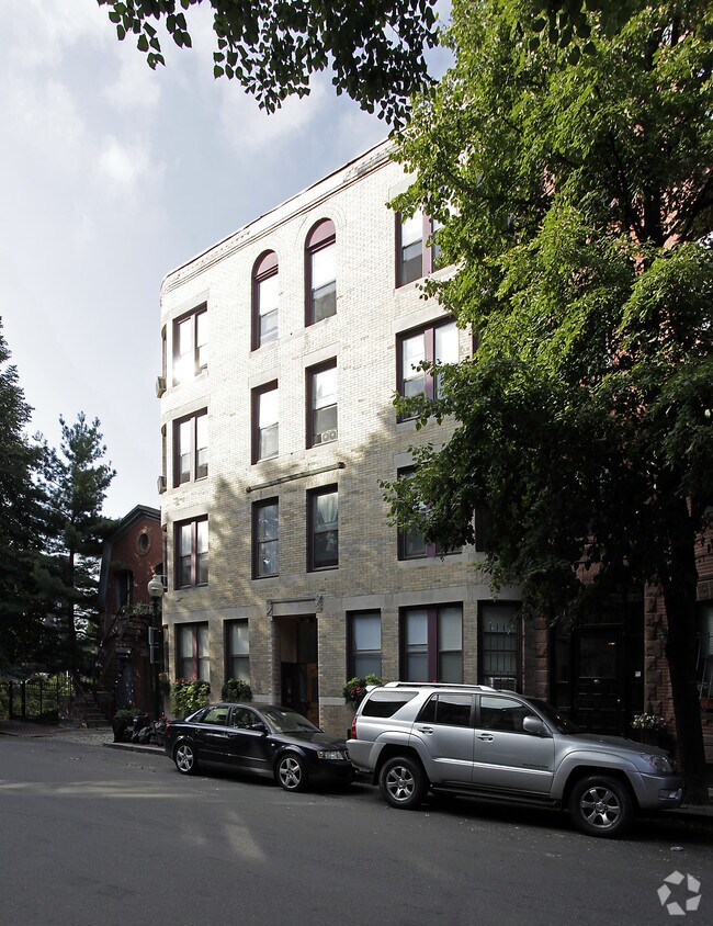 Building Photo - 144 Worcester St