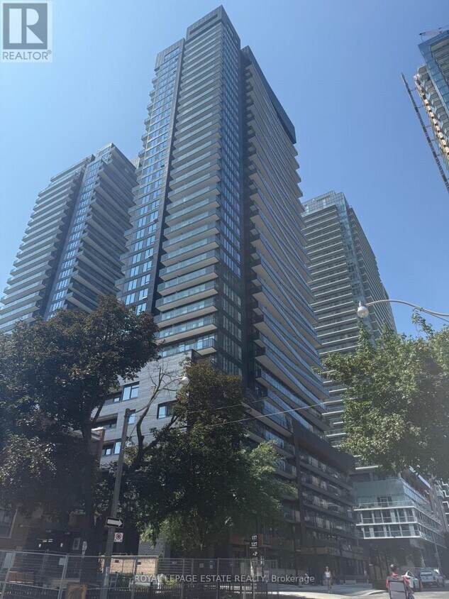 Photo principale - 117-2117 Broadway Ave