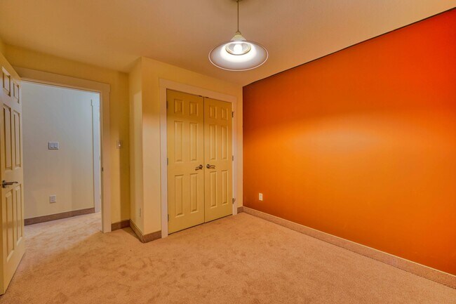 Building Photo - 5623 54 St