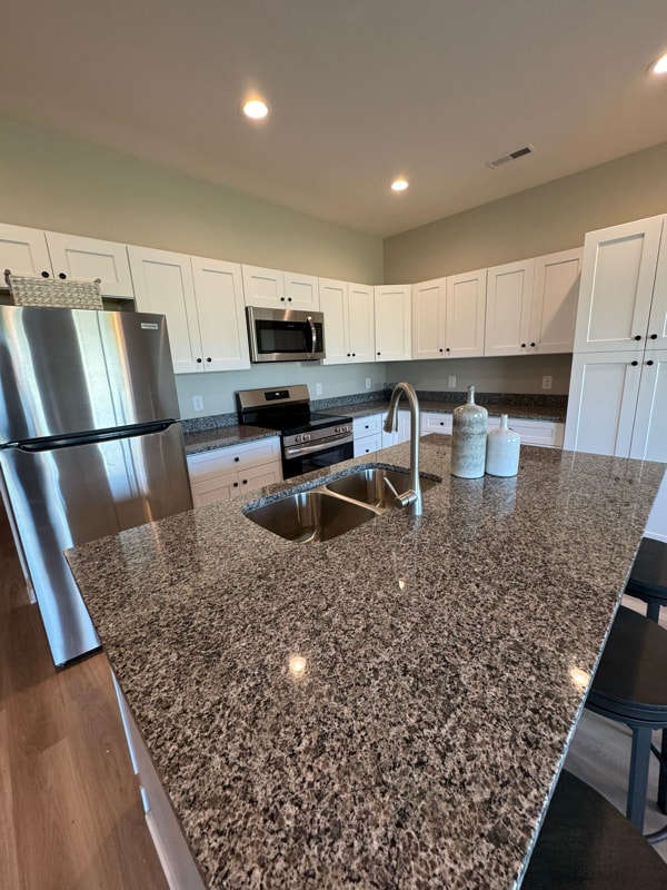 Building Photo - 301 Crest Dr