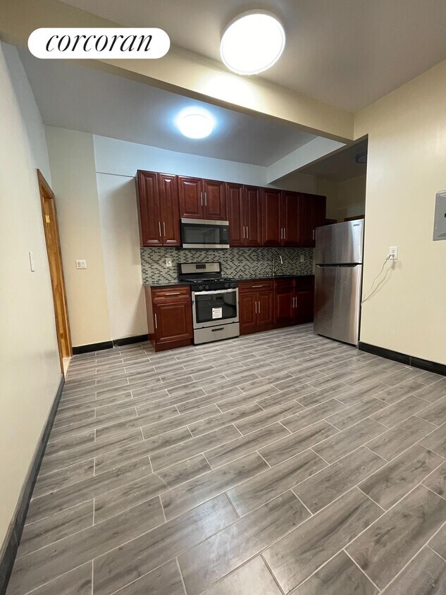 398 Woodbine St, Brooklyn, NY 11237 Room for Rent in Brooklyn, NY