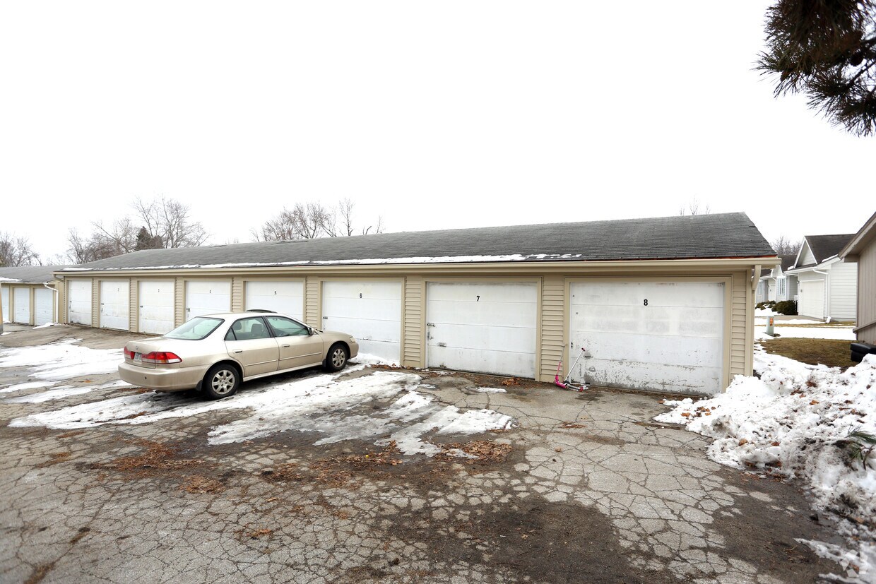 Building Photo - 608 NE 4th St