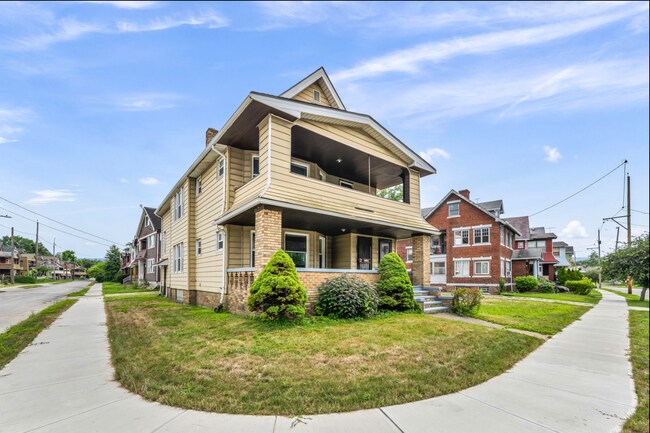 Foto del edificio - 12730 Barrington Ave