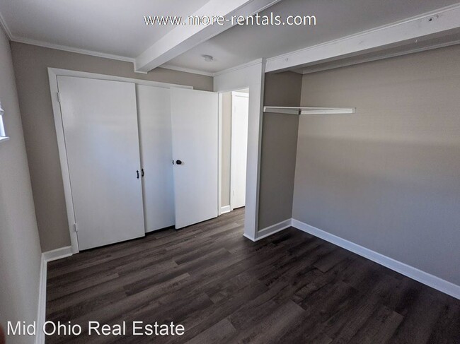 Building Photo - 3 br, 1 bath House - 1028 South Hampton