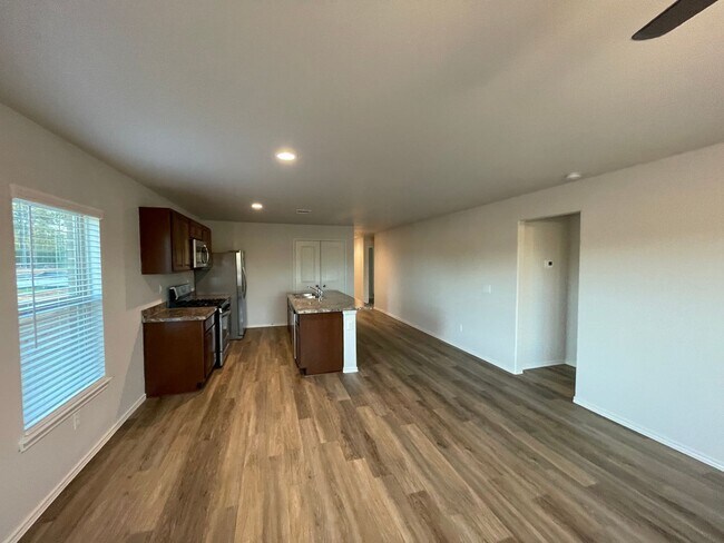 Foto del edificio - *Half Off First Month's Rent!* Charming 4 Bedroom, 2 Bath Home in Magnolia Ridge!