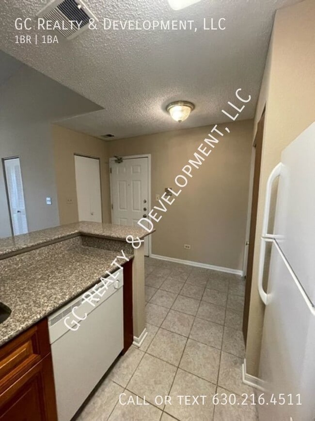 Building Photo - ***PALATINE FOXFIRE CONDO / 1 BDRM / W&D I...