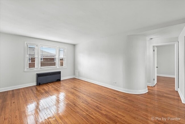 Building Photo - 2727 W Berwyn Ave