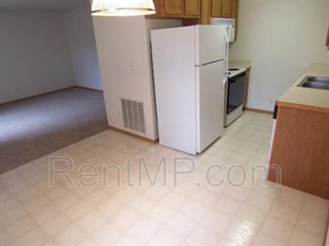 Building Photo - 1617 Flynn Ln