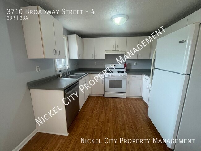 Foto del edificio - 3710 Broadway