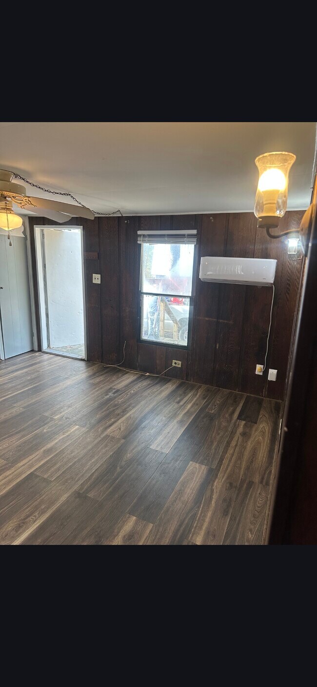 Foto del edificio - 8919 Via Ln