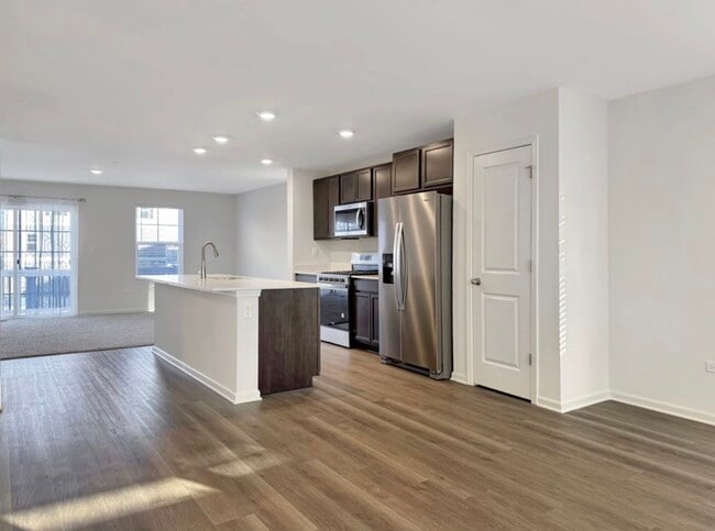 Building Photo - 324 Basin Ct